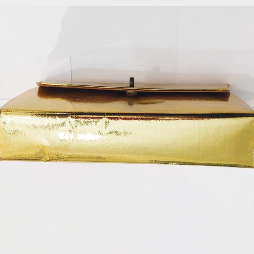Vintage 1970s Gold Lamé Clutch with Compact - Picture 10 of 10
